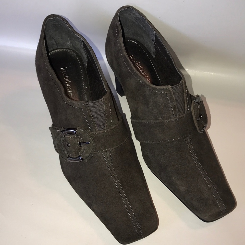 Liz Claiborne Women’s shoes slip on 7- M heels